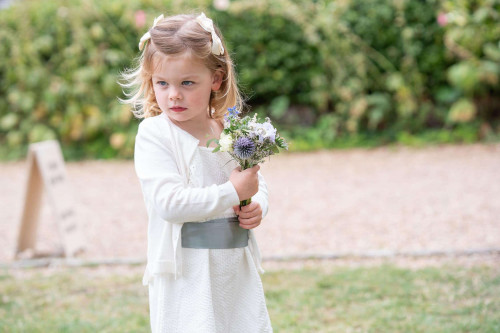 Flower Girl. Buckinghamshire Wedding Photographer - Matthew Ellacott