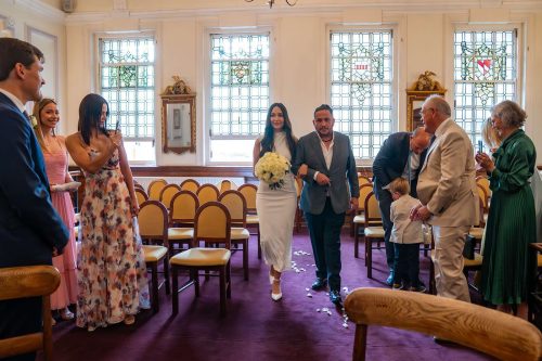 Oxford Registry Office Wedding Ceremony. Wedding Photography by Matthew Ellacott Photography