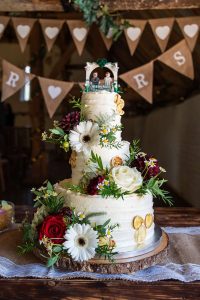 Wedding cake at Ufton Court Berkshire Photographed by Matthew Ellacott Photography